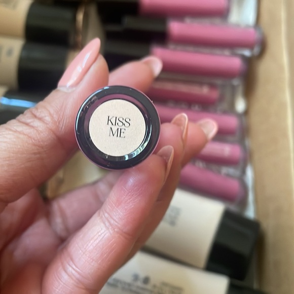 NEW Doll 10 Lip Gloss - Picture 2 of 5